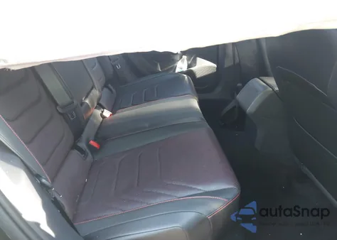 2022 Volkswagen Jetta Gli 2.0T Autobahn z USA, uszkodzony, nr VIN 3VW1T7BU4NM015204